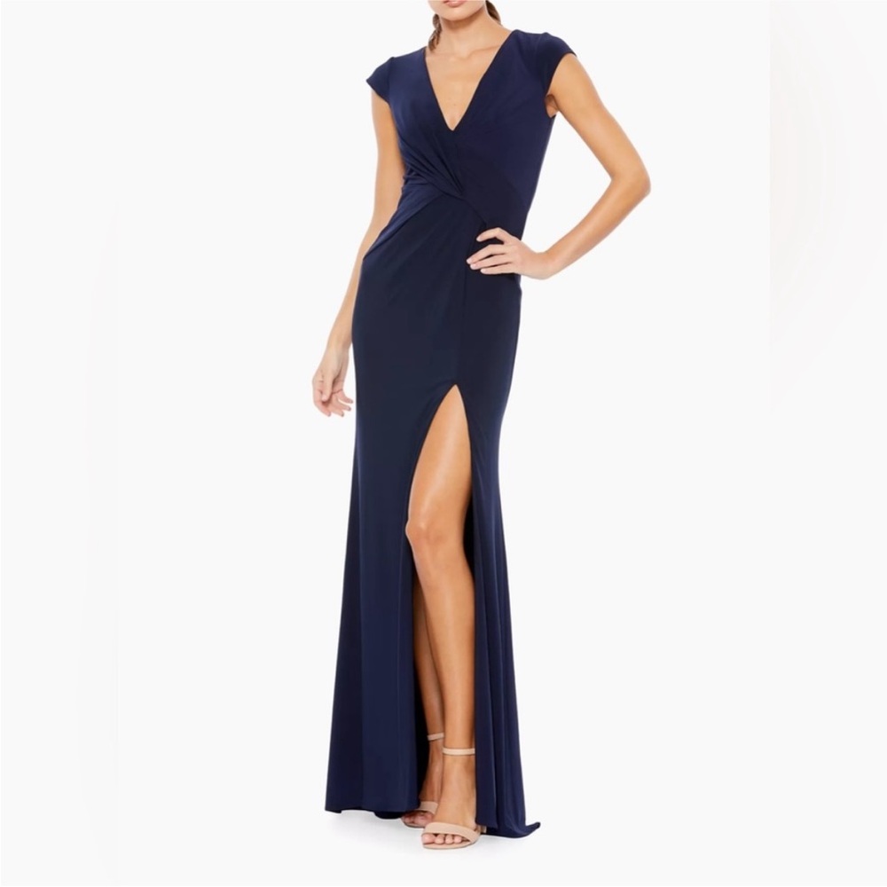 NWT Ieena for Mac Duggal Navy V-Neck Full-Length Jersey Gown, size 4
